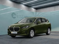 Grün Gebraucht 2022 BMW 218 Active Tourer Van / Kleinbus | 28.300 € (Fairer Preis)