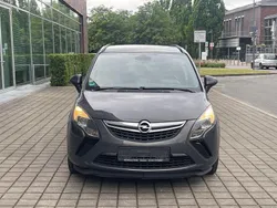 Grau Gebraucht 2014 Opel Zafira Tourer Edition Van / Kleinbus | 5.900 €