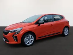 Valenciaorange Gebraucht 2024 Renault Clio V Evolution Kleinwagen | 20.990 € (Fairer Preis)
