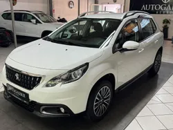 Weiß Gebraucht 2019 Peugeot 2008 Active SUV | 10.800 € (Fairer Preis)