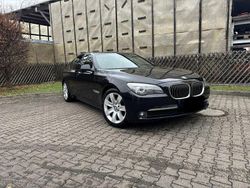 Schwarz Gebraucht 2012 BMW 740 Shadowline Limousine | 12.400 € (Etwas zu teuer)
