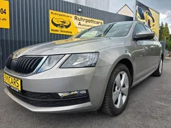 Beige Gebraucht 2019 Skoda Octavia Ambition Kombi | 13.990 € (Guter Preis)