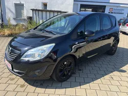 Schwarz Gebraucht 2011 Opel Meriva Design Edition Van / Kleinbus | 3.790 € (Fairer Preis)
