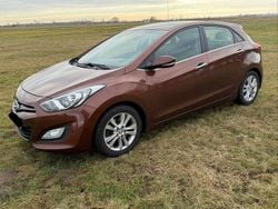Braun Gebraucht 2014 Hyundai i30 Trend Limousine | 5.500 € (Guter Preis)