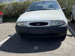Weiß Gebraucht 1998 Ford Fiesta Kleinwagen | 1.500 € (Fairer Preis)