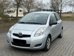 Silber Gebraucht 2011 Toyota Yaris Cool Kleinwagen | 2.390 € (Fairer Preis)