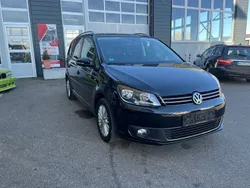 Schwarz Gebraucht 2015 VW Touran Cup Van / Kleinbus | 9.990 € (Fairer Preis)