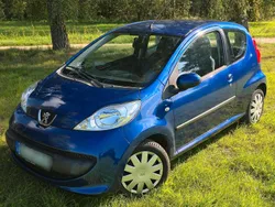 Blau Gebraucht 2006 Peugeot 107 Kleinwagen | 3.950 € (Fairer Preis)