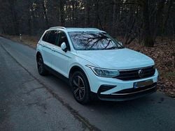 Weiß Gebraucht 2022 VW Tiguan Active SUV | 22.000 € (Superpreis)
