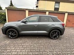 Grau Gebraucht 2024 VW T-Roc R-line SUV | 29.500 € (Fairer Preis)