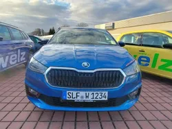 Blau Gebraucht 2024 Skoda Fabia Drive Limousine | 23.250 € (Fairer Preis)