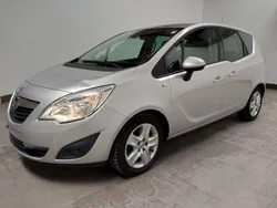 Silber Gebraucht 2011 Opel Meriva Design Edition Van / Kleinbus | 5.700 € (Fairer Preis)