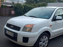 Weiß Gebraucht 2012 Ford Fusion Ambiente Limousine | 4.500 € (Teuer)