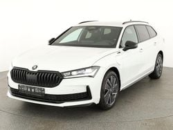 Kristall weiß Neu 2025 Skoda Superb SportLine Kombi | 47.495 € (Guter Preis)