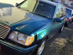 Grün Gebraucht 1994 Mercedes E280 Kombi | 8.000 €