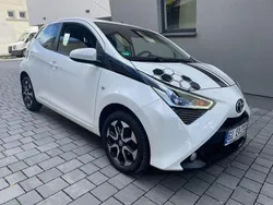 Weiß Gebraucht 2018 Toyota Aygo X-play Kleinwagen | 6.950 € (Guter Preis)
