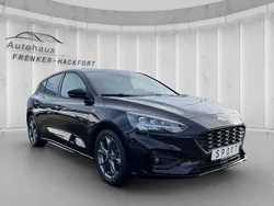 Schwarz Gebraucht 2021 Ford Focus ST-Line Limousine | 17.999 € (Fairer Preis)