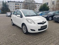 Weiß Gebraucht 2012 Toyota Yaris Cool Limousine | 5.300 € (Guter Preis)