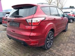 Rubyrotmetallic rubyrotmetallic Gebraucht 2019 Ford Kuga ST-Line SUV | 19.954 € (Etwas zu teuer)