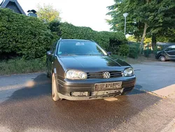 Schwarz Gebraucht 2006 VW Golf V Style Kombi | 790 €