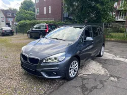 Grau Gebraucht 2017 BMW 218 Gran Tourer Advantage Van / Kleinbus | 10.200 € (Guter Preis)