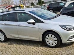 Silber metallic Gebraucht 2018 Opel Astra Business Kombi | 13.290 € (Fairer Preis)