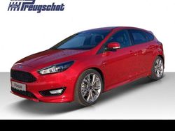 Rot Gebraucht 2017 Ford Focus Limousine | 17.000 € (Teuer)