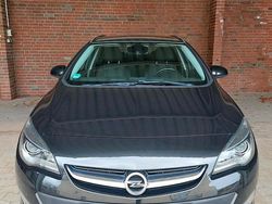 Schwarz Gebraucht 2015 Opel Astra Exklusiv Kombi | 4.950 € (Superpreis)