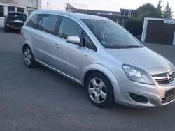 Silber Gebraucht 2012 Opel Zafira Family Van / Kleinbus | 4.700 € (Fairer Preis)