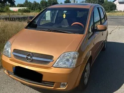 Gold Gebraucht 2003 Opel Meriva Essentia Van / Kleinbus | 2.499 € (Teuer)