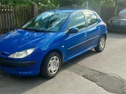 Blau Gebraucht 2003 Peugeot 206 Kleinwagen | 1.200 € (Fairer Preis)