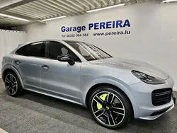 Grau Gebraucht 2020 Porsche Cayenne Turbo S Sport SUV | 148.900 €