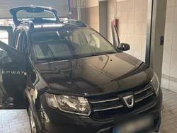 Schwarz Gebraucht 2015 Dacia Sandero Stepway Kleinwagen | 5.100 €