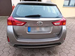 Andere außenfarben Gebraucht 2014 Toyota Auris Touring Sports Executive Kombi | 9.990 € (Etwas zu teuer)