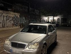 Silber Gebraucht 2001 Mercedes C320 Limousine | 3.599 € (Fairer Preis)