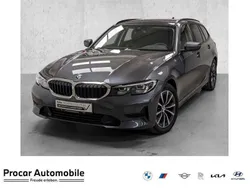Grau Gebraucht 2021 BMW 320 Sport Line Kombi | 26.680 € (Guter Preis)