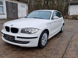 Weiß Gebraucht 2008 BMW 118 Sport Line Kleinwagen | 6.000 € (Etwas zu teuer)
