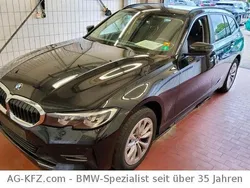 Schwarz Gebraucht 2021 BMW 318 Advantage Kombi | 15.950 € (Fairer Preis)