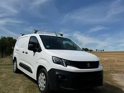 Weiß Gebraucht 2019 Peugeot Partner Van / Kleinbus | 12.990 €