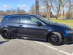 Schwarz Gebraucht 2013 VW Golf VII Highline Limousine | 13.990 €