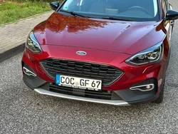 Rot Gebraucht 2019 Ford Focus Active Limousine | 11.200 € (Fairer Preis)