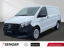 Weiß Gebraucht 2024 Mercedes Vito Van / Kleinbus | 36.831 € (Fairer Preis)