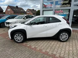 Weiß Neu 2024 Toyota Aygo Business Edition Kleinwagen | 16.400 €