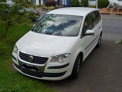 Weiß Gebraucht 2009 VW Touran Conceptline Van / Kleinbus | 8.500 €