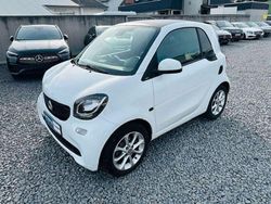 Weiß Gebraucht 2015 Smart ForTwo Coupé Basis Coupé | 6.790 € (Fairer Preis)