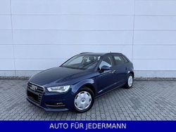Scubablau Gebraucht 2015 Audi A3 Attraction Limousine | 13.400 € (Fairer Preis)