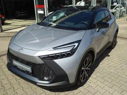 Shimmering silver/schwarz Gebraucht 2024 Toyota C-HR Team SUV | 29.990 €
