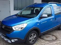 Blau Gebraucht 2019 Dacia Dokker Celebration Van | 8.900 € (Fairer Preis)