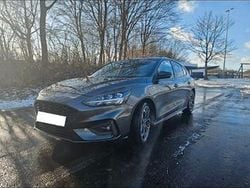 Grau Gebraucht 2019 Ford Focus ST-Line Limousine | 16.400 € (Etwas zu teuer)