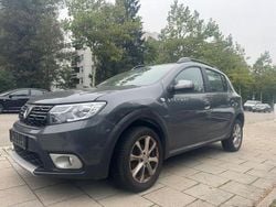 Grau Gebraucht 2017 Dacia Sandero Stepway Kleinwagen | 7.470 € (Superpreis)